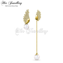 Dangling Wing Pearl Earrings