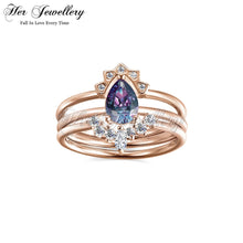 Trio Voga Alexandrite Ring